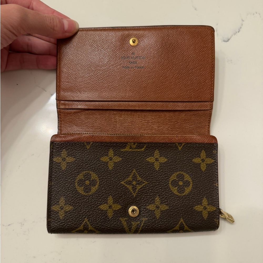 Louis Vuitton LV Brown Monogram Snap Wallet - Picture 5 of 13